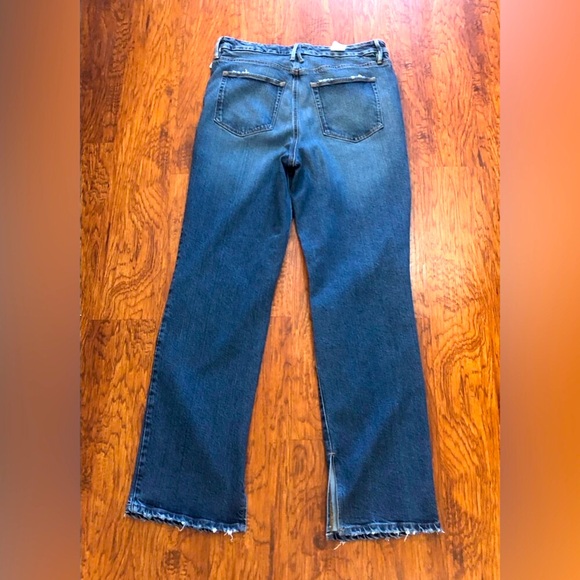 NWT🌟Good American Women’s Distressed Blue Jeans GFD150B Sz14/32 Classic comfort - Picture 13 of 15